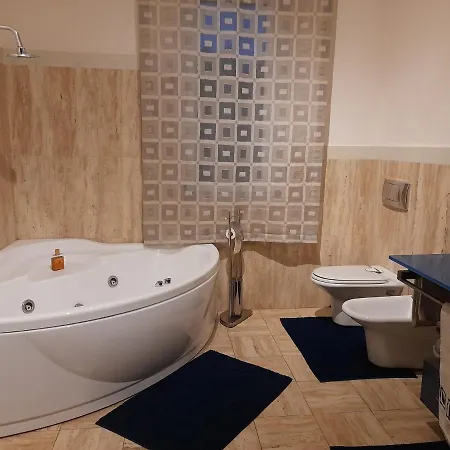 Appartamento Con Terrazza E Parcheggio *